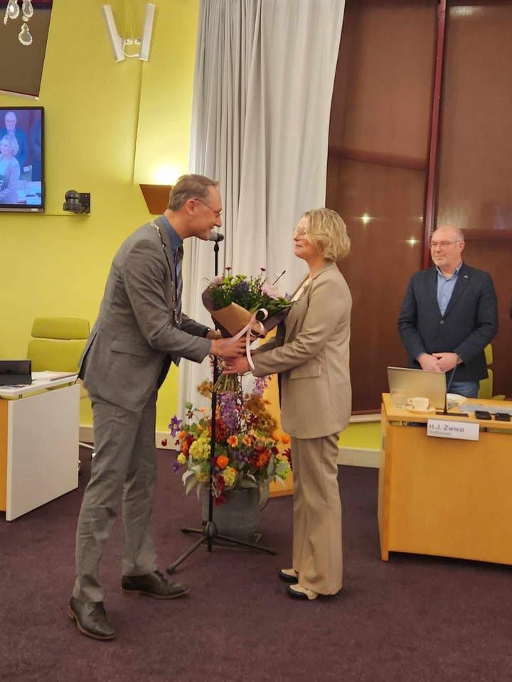 janneke geinstalleerd.jpg